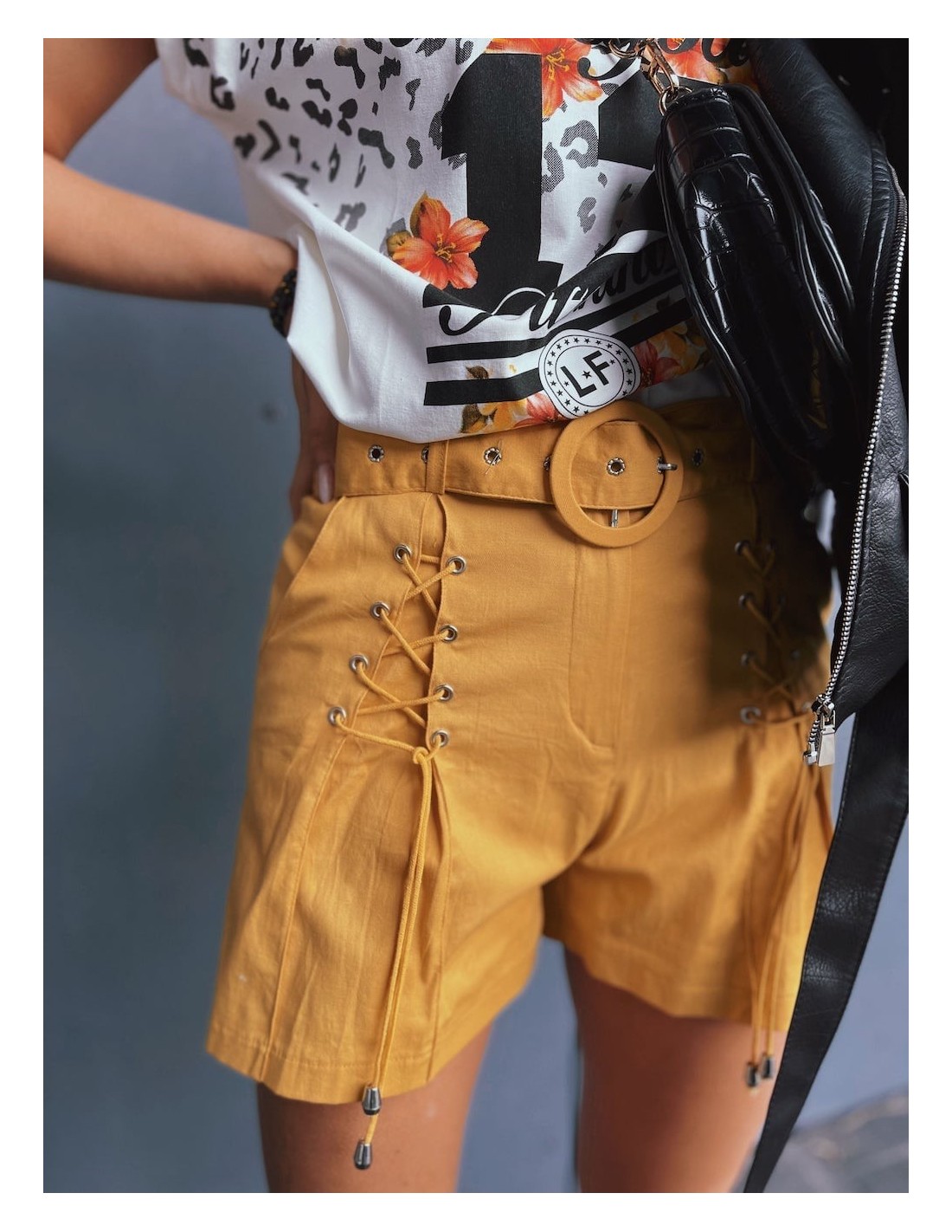 Women\'s summer shorts with a belt, mustard 10200 - Online store - Boutique